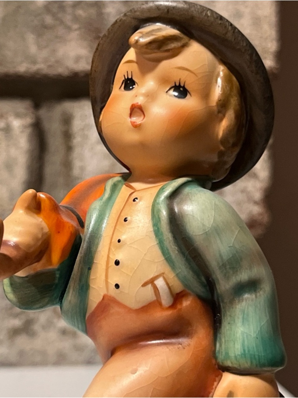 Goebel Hummel Merry Wanderer TM5 Figurine Boy with Bag and Umbrella - Picture 3 of 8